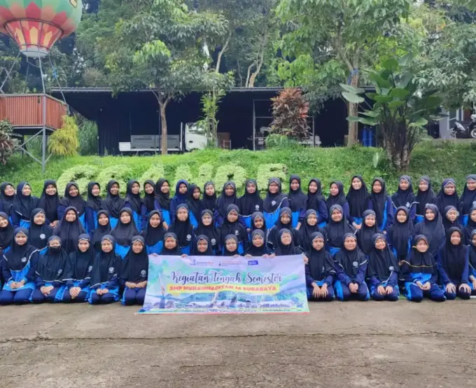 SMP Muhammadiyah 16 Surabaya Isi Kegiatan Tengah semester dengan Belajar di Luar Kelas