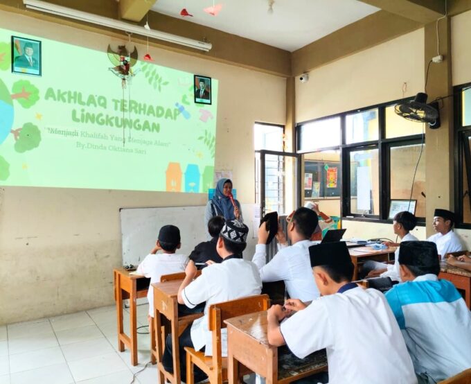 Gelar Darul Arqam, Siswa SMP Muhammadiyah 16 Surabaya Diajak Refleksi Diri: Akhlaq pada Orang Tua dan Lingkungan Adalah Kunci