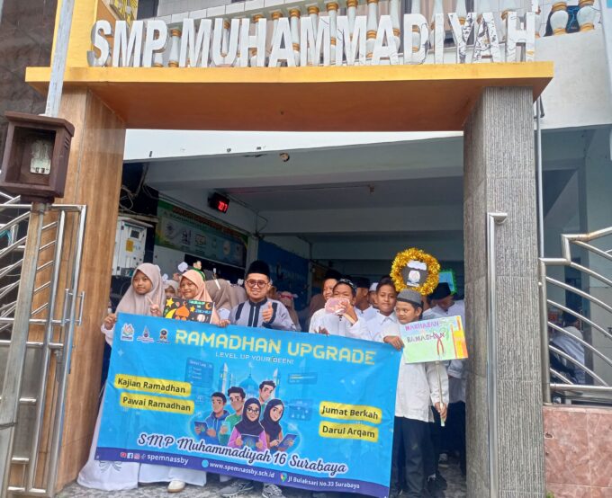 Sambut Ramadhan dengan Kreativitas, SMP Muhammadiyah 16 Surabaya Gelar Pawai Tarhib Ramadhan
