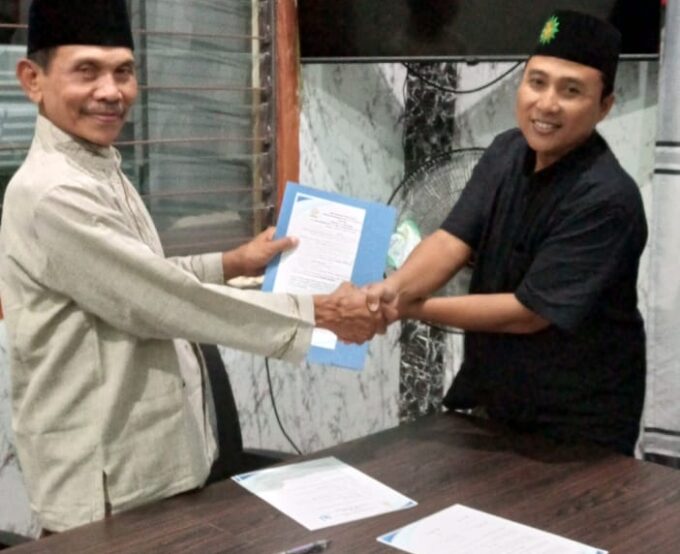 Perkuat Dakwah dan Pendidikan, SMP Muhammadiyah 16 Surabaya Gandeng Takmir Masjid Al Mukhlis Lewat MoU