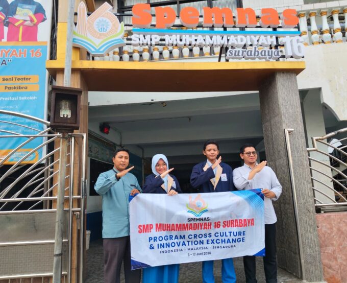 Sekolah Muhammadiyah di Kecamatan Semampir Surabaya Fasilitasi Dua Siswa Ikuti Program Student Exchange ke Malaysia dan Singapura
